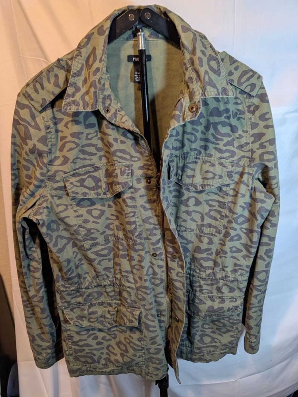 Rue 21 Camo Jacket Women's Size Large Leopard Camo Army Green Zip Up/Snaps
